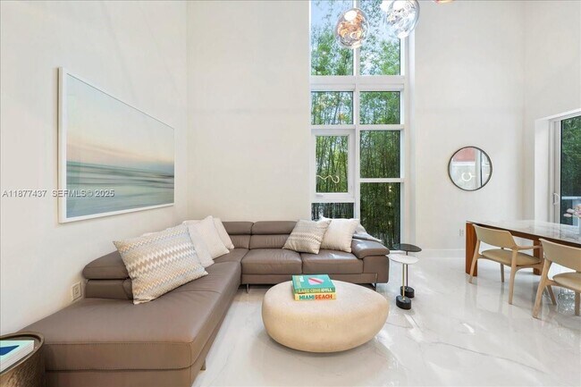 Photo - 455 NE 39th St Unit 112