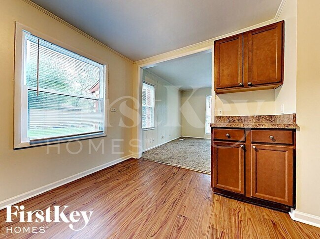 Photo - 344 Nassau St