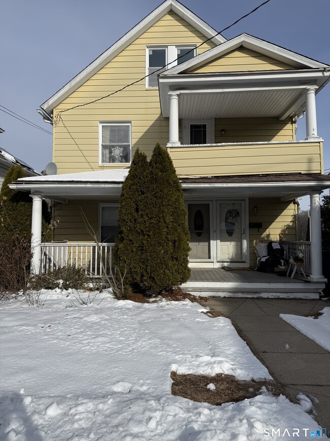 Building Photo - 5 Gardners Ln Unit 1st floor