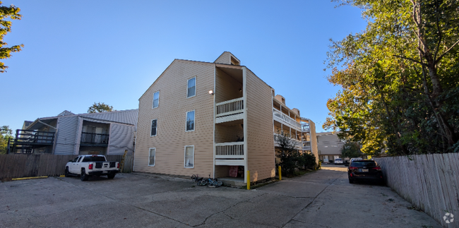 Building Photo - 4841 Zenith St Unit 12 Rental