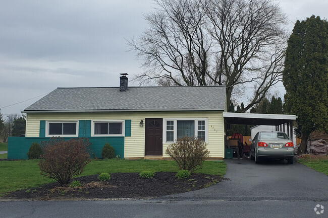 Building Photo - 2527 Valley Road Rental