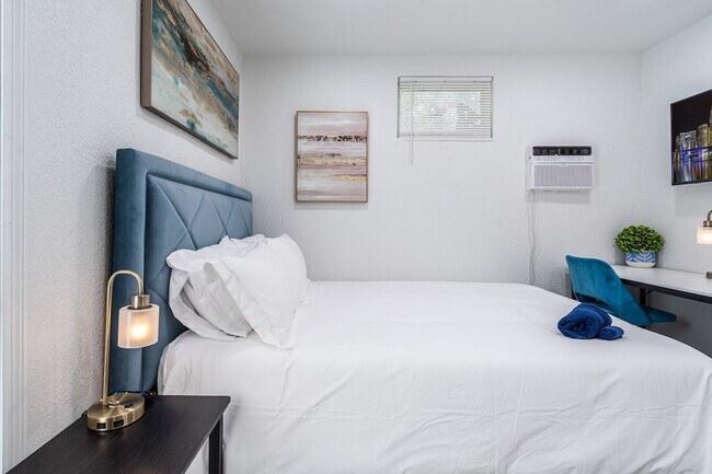 Photo - 975-977 Southwest 10th Street-GO ID1324004P Unidad GO ID1324004P