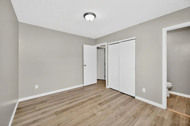 Photo - 11839 Hamlet Rd