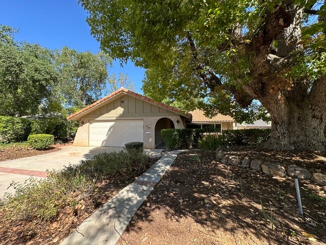 Photo - 1040 Walnut Ave Casa