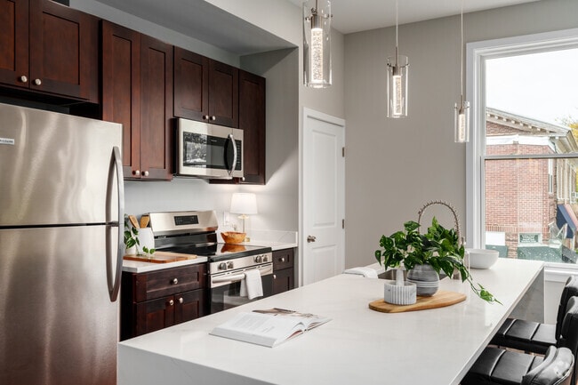 2 habitaciones, 2 baños - 1028 pies cuadrados - Cocina - The George