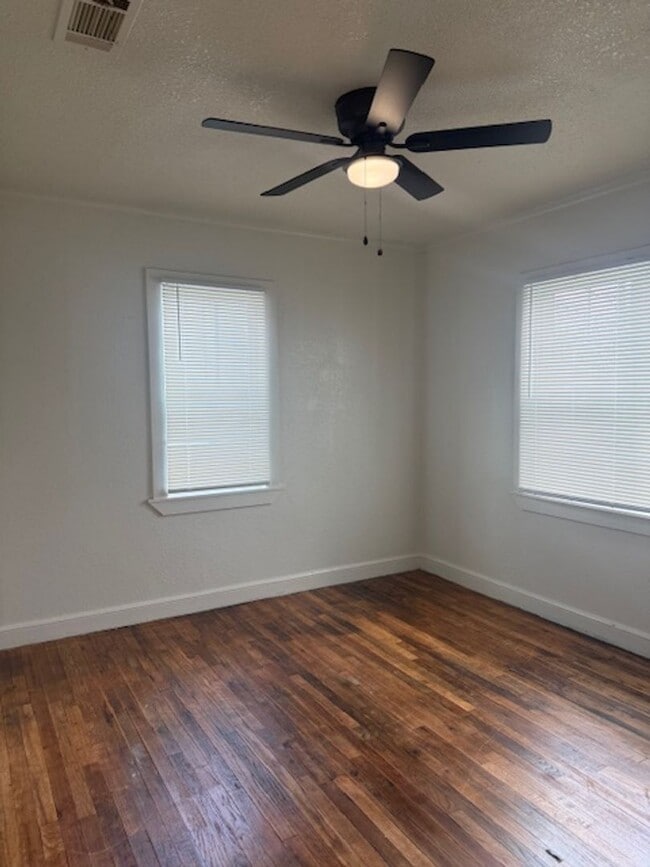 Photo - Three Bedroom One Bath