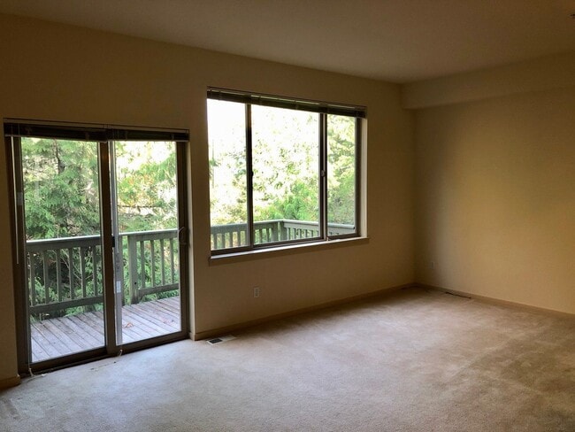 Photo - 3 Bedroom 2.5 Bath Issaquah Townhouse