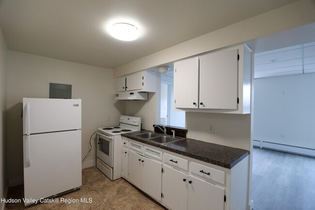 Photo - 184-186-186 Broadway