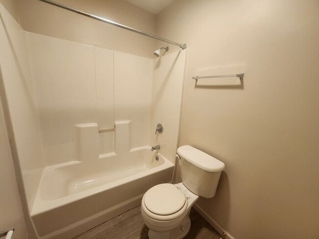 Photo - 2 Bedroom Duplex - *Pets Welcome! Casa
