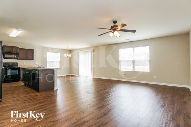 Photo - 4778 Woodford Cir