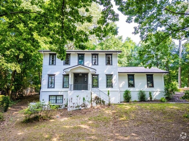 Building Photo - 813 Lakeshore Dr NW Rental