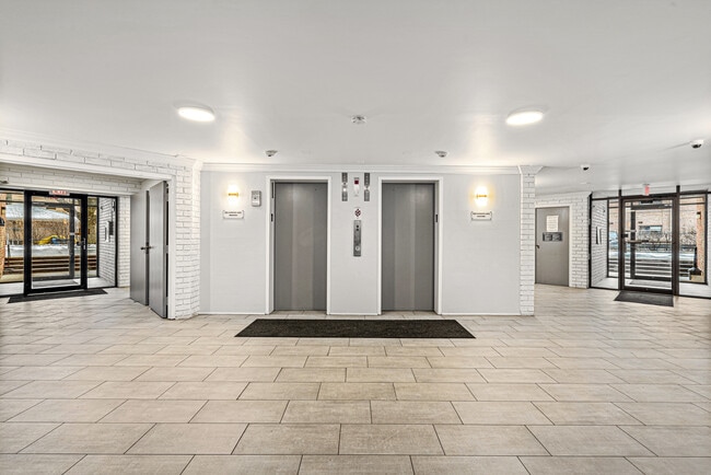 Photo - 5310 N Chester Ave Unit 200