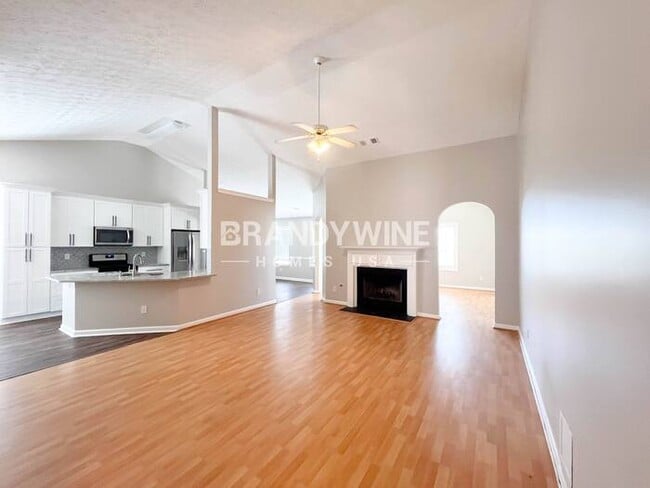 Photo - 940 Durham Way