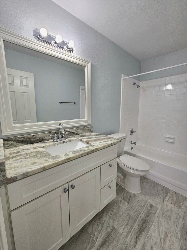 Photo - 9700 Leawood Blvd