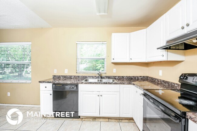 Photo - 402 W 17th St