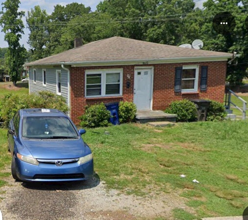 Photo - 1655 E Twenty-Fourth St