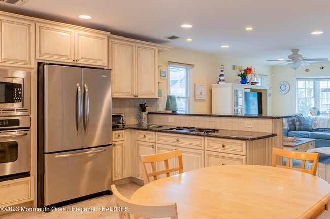 Photo - 219 3rd Ave