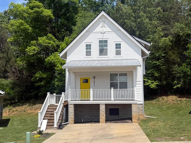 Building Photo - Pet-Friendly 3-Bedroom Home with Modern Features, Covered Deck & Bright Open Space