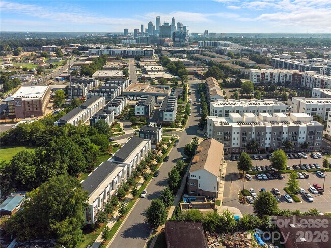 Photo - 2248 Lyndhurst Ave