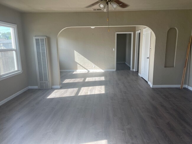 Photo - 712 W Hammond Ave