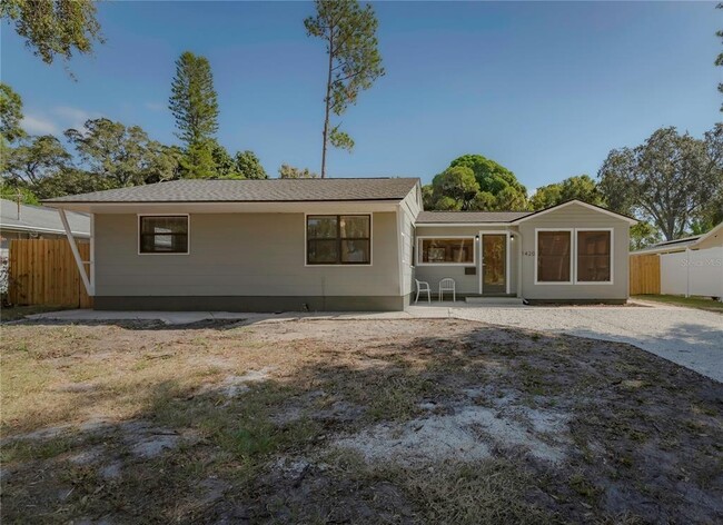 Photo - 1420 Alhambra Way S