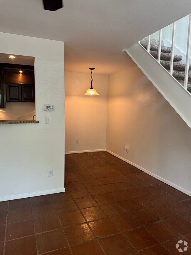 Building Photo - 4431 Travis St Unit 112 Rental