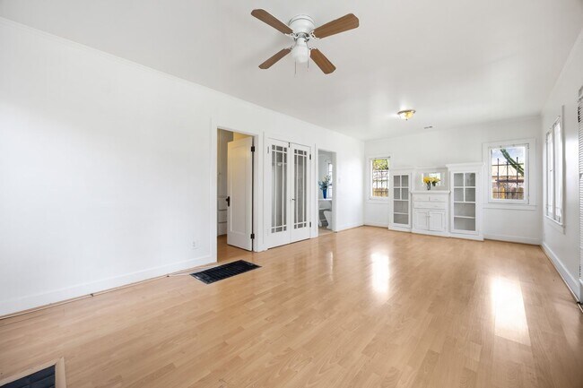 1712 1/2 W 39th St, REAR