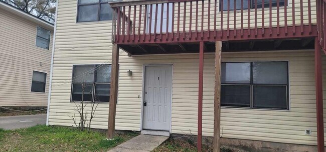 Photo - 306 White Dr