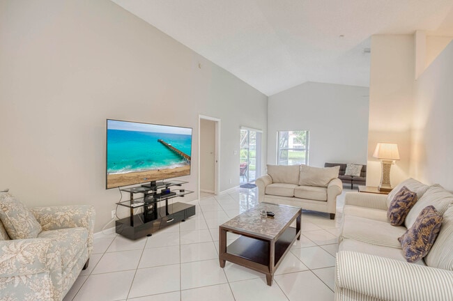 Photo - 5055 Robino Cir
