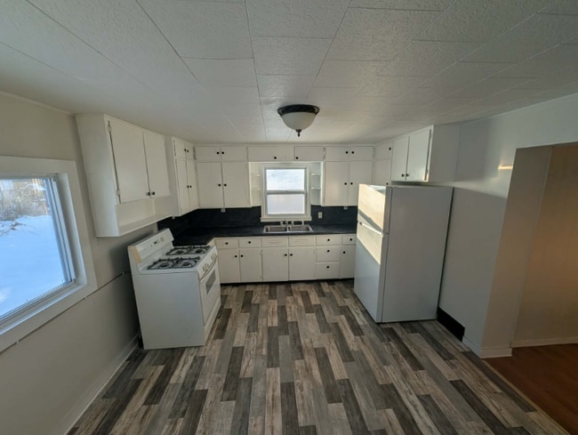 Building Photo - 181 W 2nd St