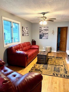 Photo - 1205 W Conant St