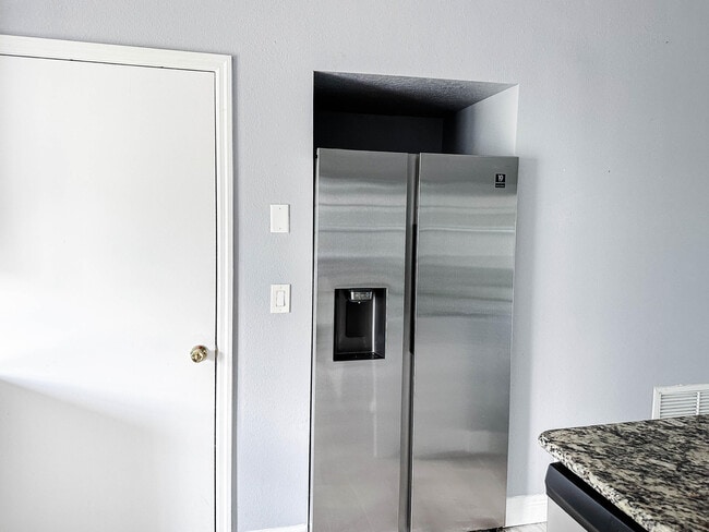 Photo - 816 Tedder Rd SE