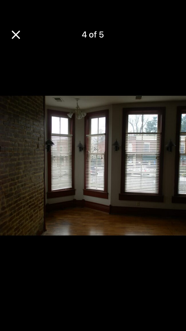 Photo - 140 E Main St