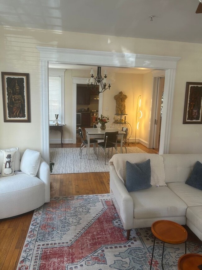 Building Photo - 3005 Monument Ave Unit #1