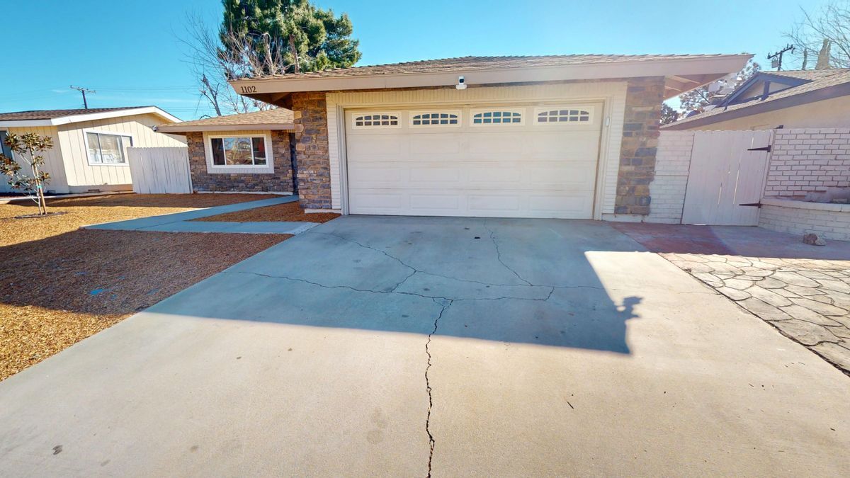 Photo - 1102 E Ave J5