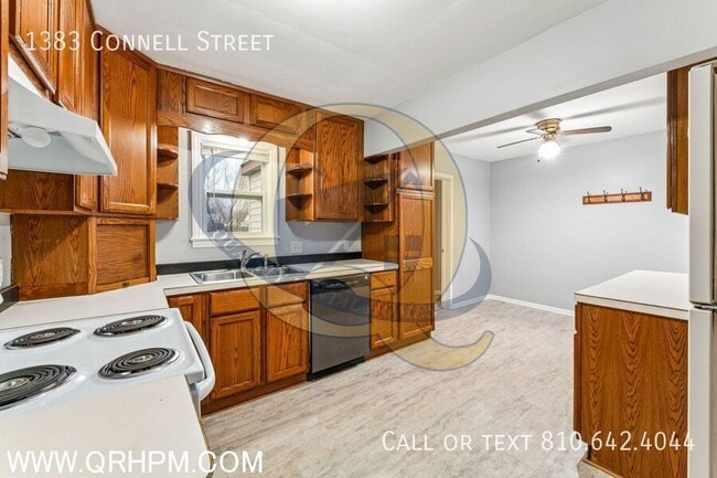 Photo - 1383 Connell St