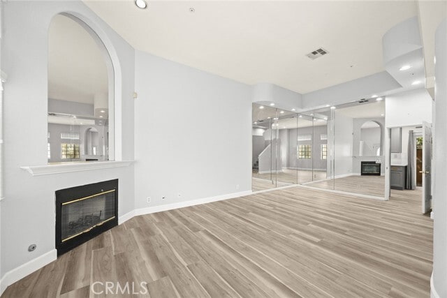 Photo - 319 California St