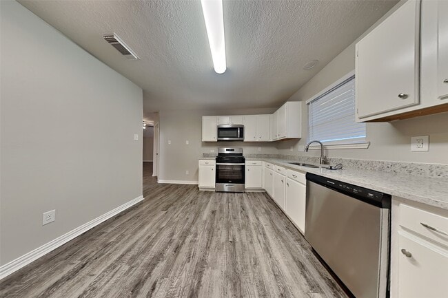 Photo - 18623 Singing Woods Dr