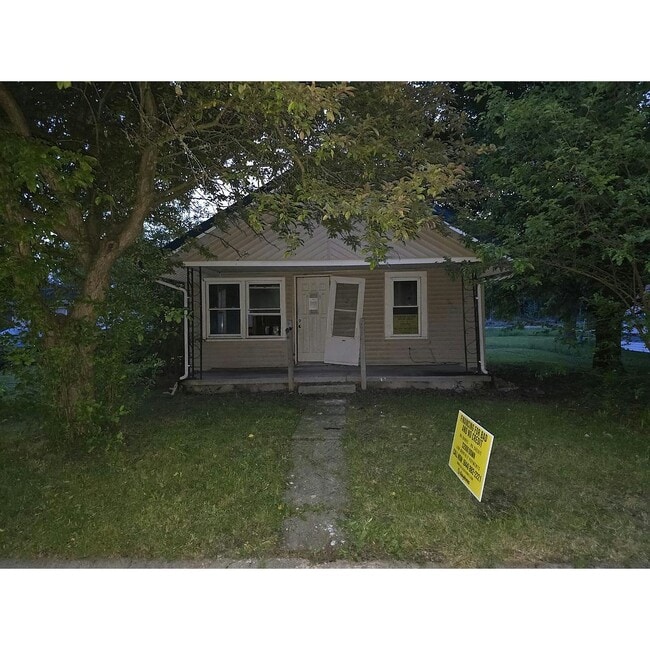 Building Photo - 728 Schirmeyer St Rental