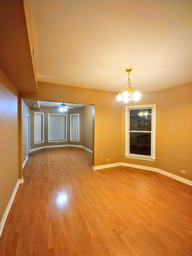 Dining/Living Room - 6414 S Evans Ave Apartments Unit 3