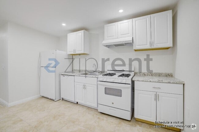 Building Photo - 1447 N Mountain Ave Rental