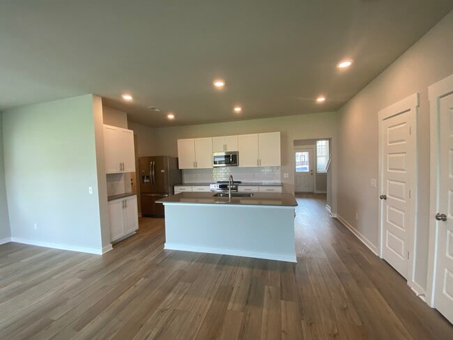 Photo - 3115 Lamond Dr