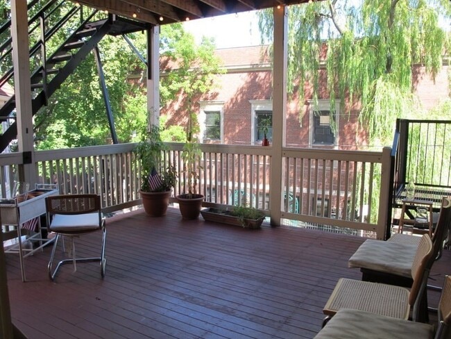 Building Photo - 1 Fayette St Unit 3