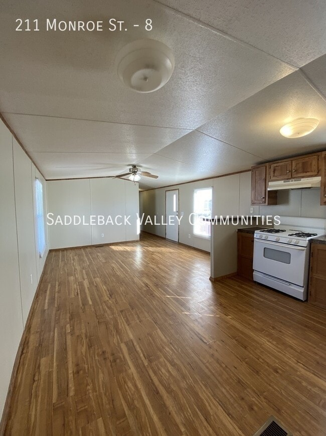 Photo - 211 Monroe St