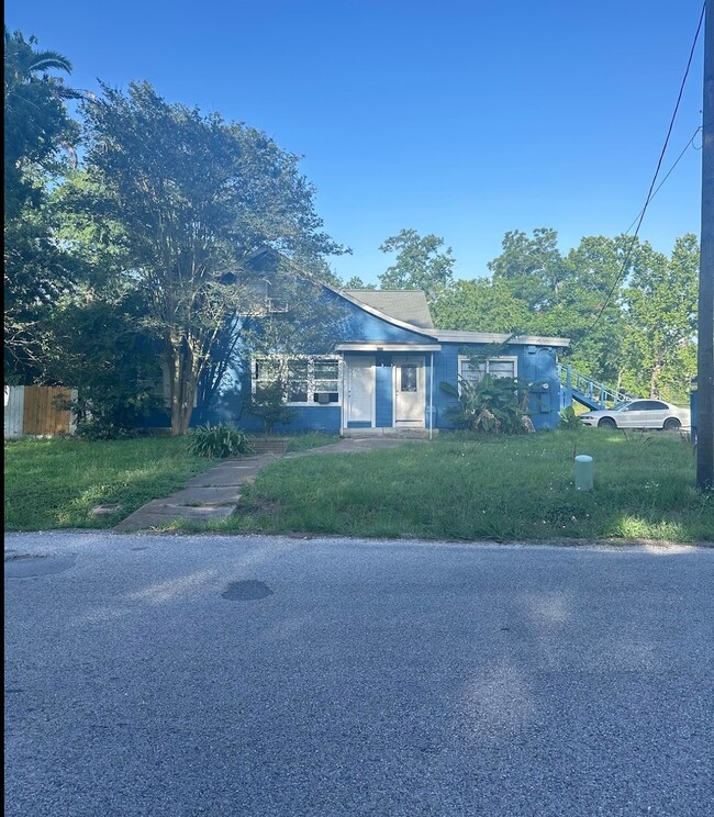 Building Photo - 310 N Rock Island St Unit 3 Rental