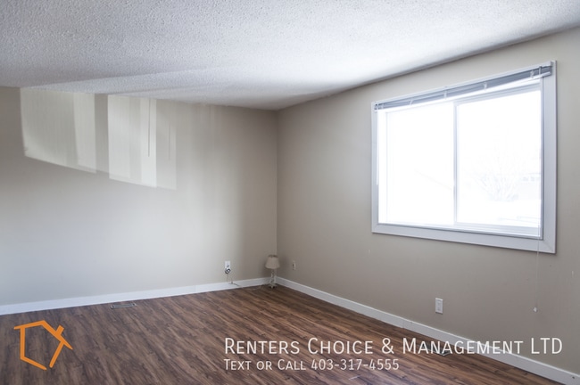 Photo - North Lethbridge Townhouse with Laundry, Parking, Balcony + Cats Ok