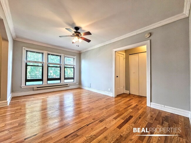 Building Photo - 4737 N Hermitage Ave Unit 1 bed