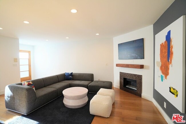 Photo - 2016 Euclid St Unit 17