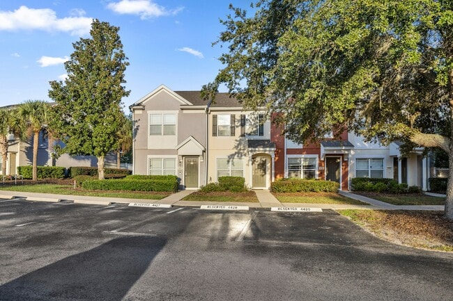 Building Photo - 4428 SW 49th Ave