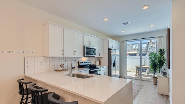 Photo - 117 SW 170th Ave